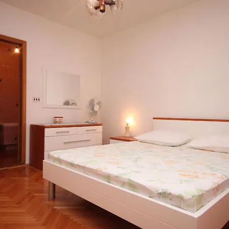 Appartamento With A Parking Space - 6885 *