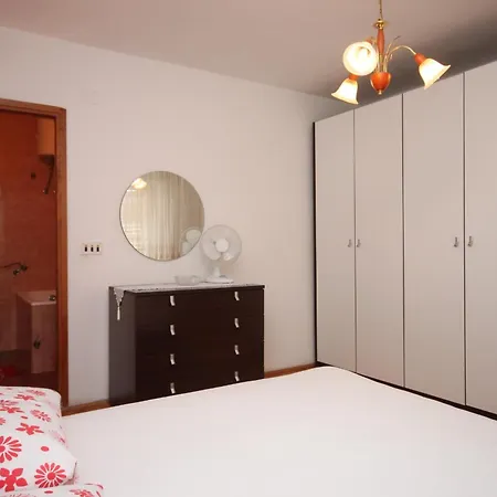 Appartamento With A Parking Space - 6885